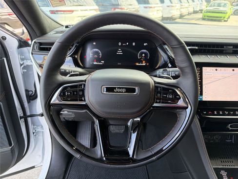 New 2026 Jeep Grand Cherokee Summit image 22