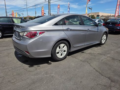 Used 2012 Hyundai Sonata Hybrid FWD image 4