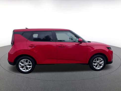 Used 2025 Kia Soul LX w/ LX Technology Package image 16
