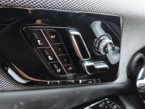 New 2026 Cadillac Optiq Luxury 2 image 22