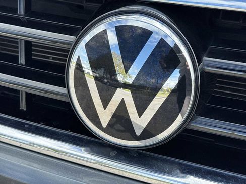 Used 2024 Volkswagen Tiguan SE R-Line image 10