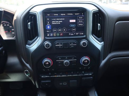 Used 2022 Chevrolet Silverado 3500 LTZ w/ LTZ Convenience Package AWD/4WD image 11