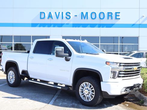 Used 2021 Chevrolet Silverado 3500 High Country w/ Z71 Off-Road Package AWD/4WD image 3