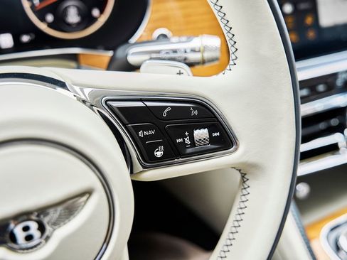 Used 2021 Bentley Flying Spur V8 AWD/4WD image 63