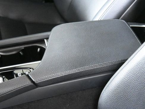 Used 2018 Volvo S90 T6 Momentum w/ Convenience Package image 24