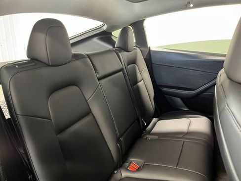 Used 2024 Tesla Model Y Long Range AWD/4WD image 13