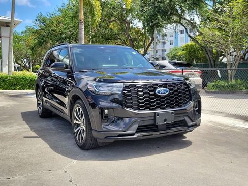 Used 2025 Ford Explorer ST-Line w/ Premium Package image 1