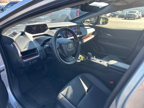 Used 2024 Toyota Prius Prime FWD image 13