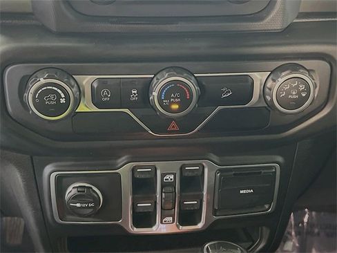 Used 2018 Jeep Wrangler Unlimited Sport S image 21