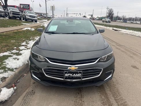 Used 2017 Chevrolet Malibu Premier w/ Premier Sun and Wheel Package image 6