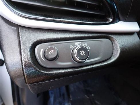 Used 2017 Chevrolet Volt LT w/ Comfort Package image 10