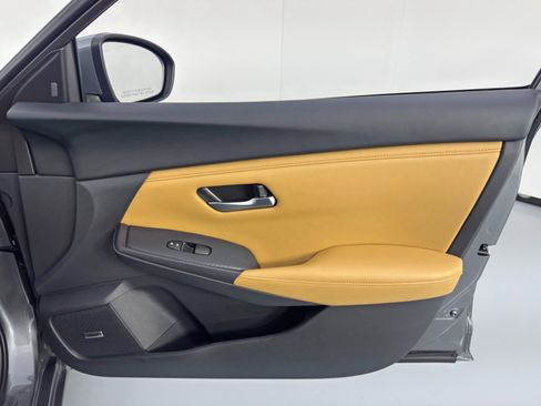 Used 2024 Nissan Sentra SV w/ SV Premium Package image 40