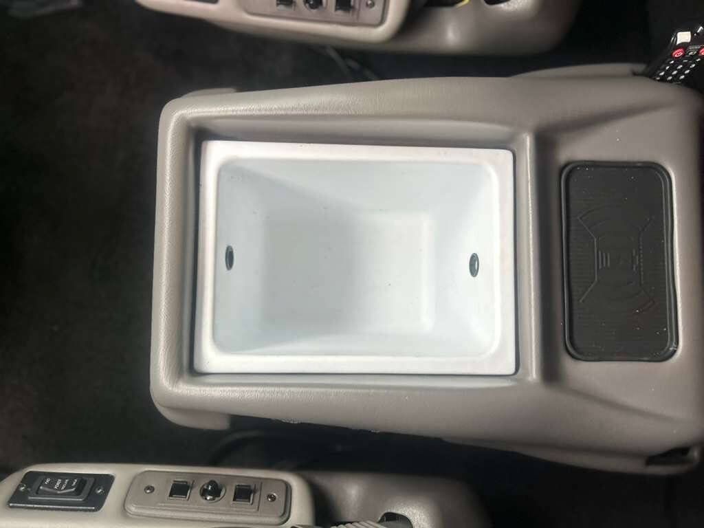 Used 2019 Chevrolet Express 2500 Extended w/ Enhanced Convenience Package RWD image 18