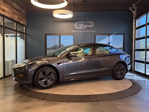 Used 2022 Tesla Model 3 Long Range AWD/4WD image 7