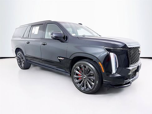 Used 2025 Cadillac Escalade ESV V AWD/4WD image 42