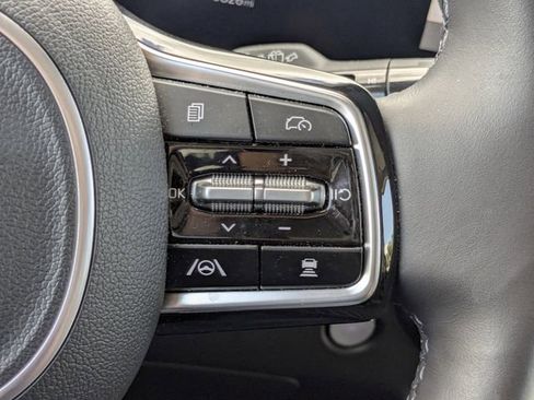 Certified 2025 Kia Carnival SX Prestige FWD image 40