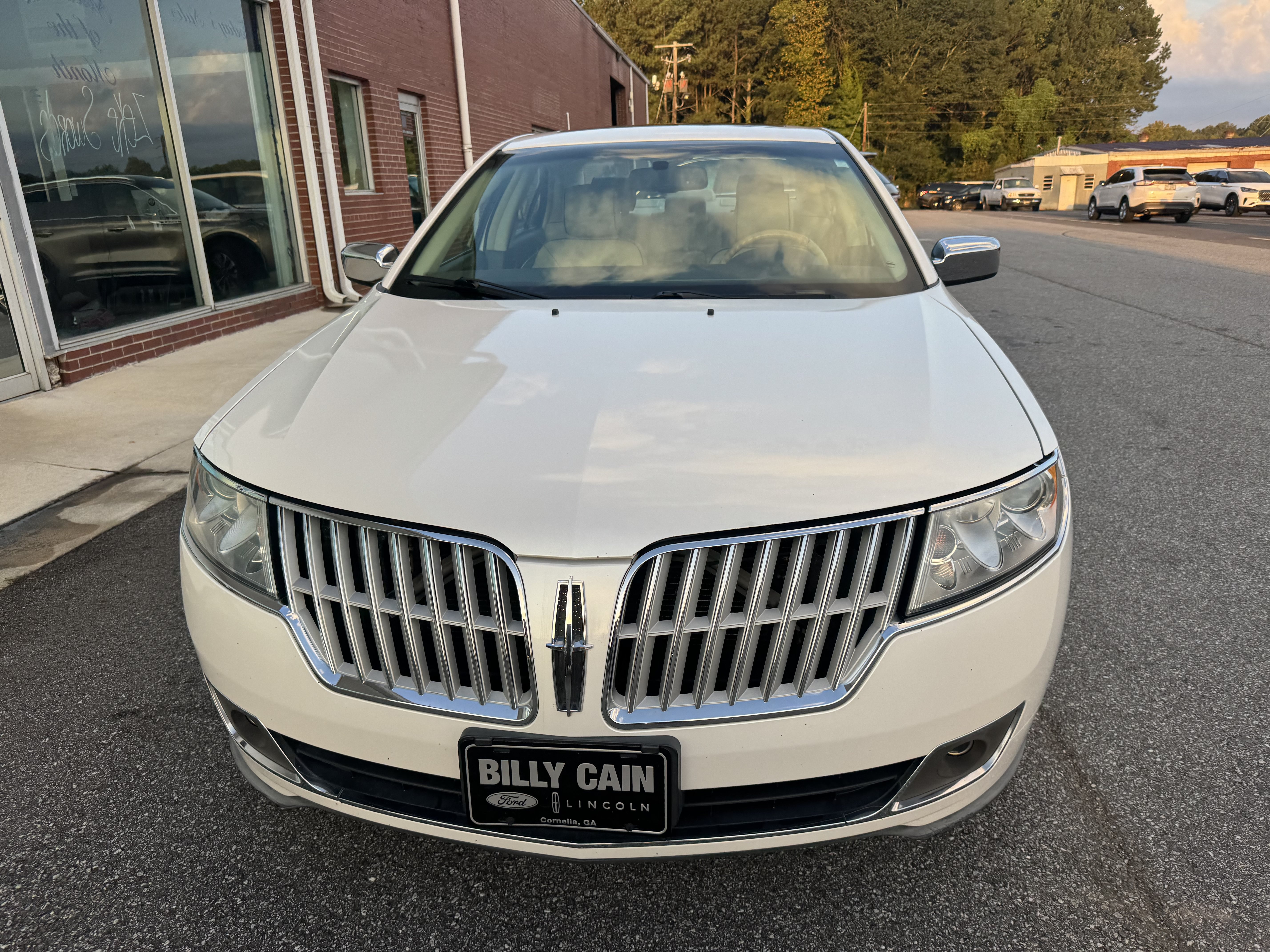 Used 2011 Lincoln MKZ FWD image 4