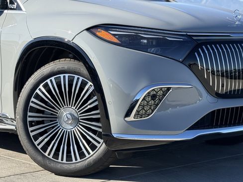 New 2025 Mercedes-Benz Maybach EQS 680 4MATIC image 4