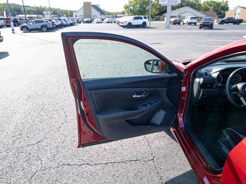 Used 2024 Nissan Sentra SV image 10