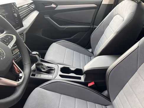 New 2026 Volkswagen Jetta SE FWD image 9