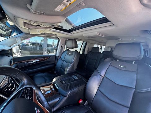 Used 2016 Cadillac Escalade ESV Premium AWD/4WD image 3
