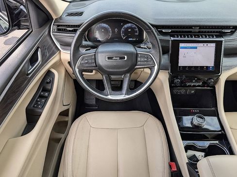 Used 2022 Jeep Grand Cherokee L Limited image 23