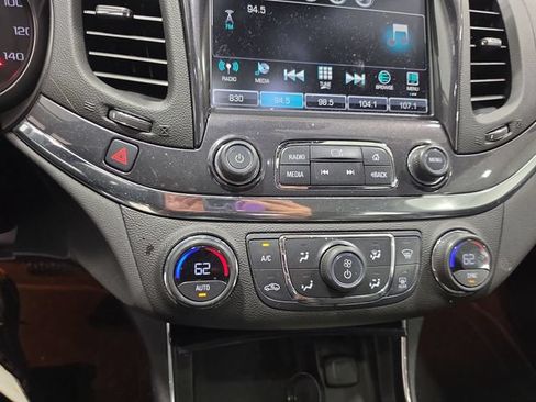 Used 2016 Chevrolet Impala LT w/ Convenience Package FWD image 9
