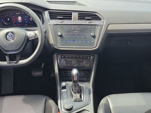 Used 2021 Volkswagen Tiguan SEL w/ 3rd Row Seat Package AWD/4WD image 16