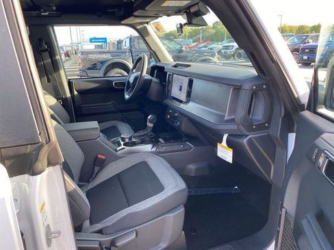 New 2025 Ford Bronco 4-Door AWD/4WD image 28