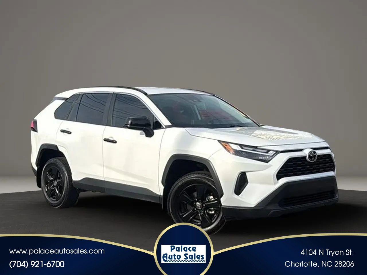 Used 2025 Toyota RAV4 LE AWD/4WD image 1