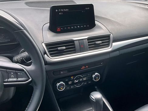 Used 2018 MAZDA MAZDA3 Touring FWD image 6