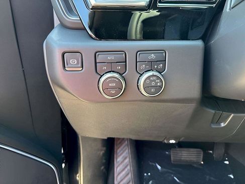 New 2025 GMC Sierra 1500 Elevation image 20