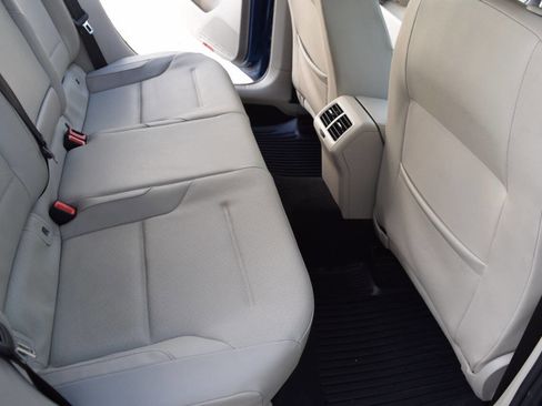 Used 2015 Volkswagen Golf TDI SE image 47