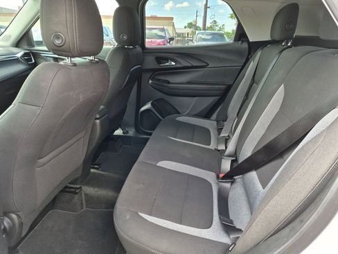 Used 2025 Chevrolet TrailBlazer LT AWD/4WD image 24