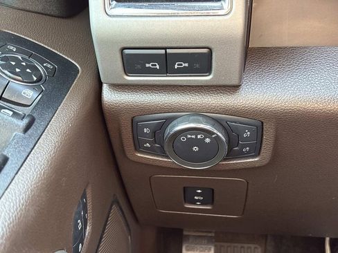 Used 2016 Ford F150 King Ranch w/ Equipment Group 601A Luxury AWD/4WD image 23