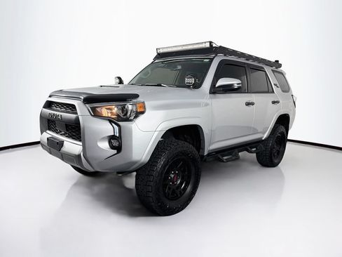 Used 2023 Toyota 4Runner TRD Off-Road Premium AWD/4WD image 3