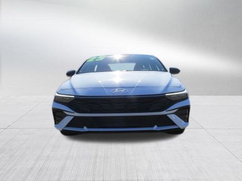 Used 2025 Hyundai Elantra Sport image 8