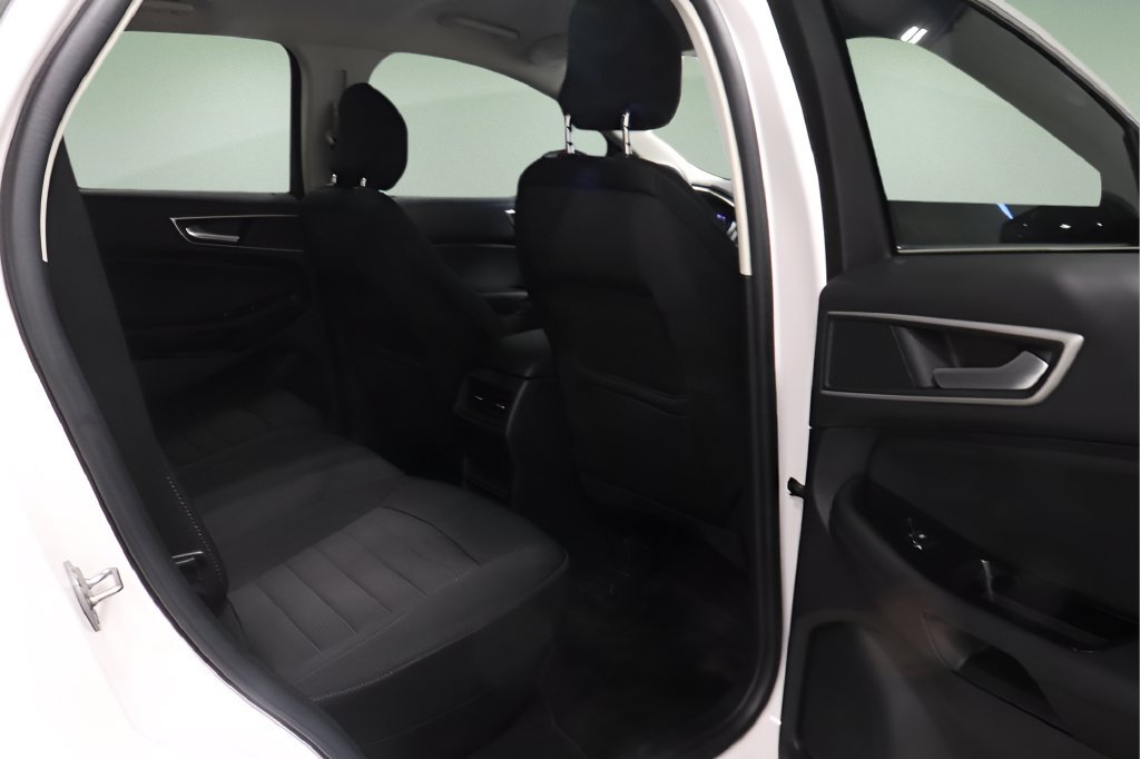 Used 2018 Ford Edge SEL w/ Equipment Group 201A AWD/4WD image 17