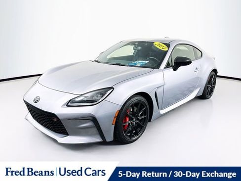 Used 2024 Toyota GR86 w/ Performance Package RWD image 3