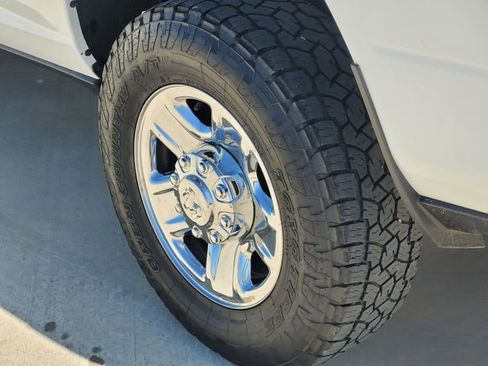 Used 2020 RAM 2500 Tradesman w/ Chrome Appearance Group AWD/4WD image 8