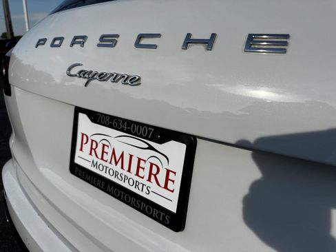 Used 2018 Porsche Cayenne Platinum Edition w/ Premium Package image 20
