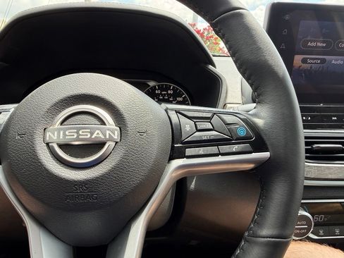 Used 2025 Nissan Altima 2.5 SL FWD image 23