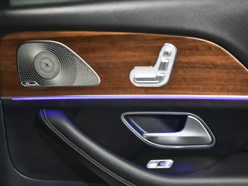 Used 2025 Mercedes-Benz GLS 450 GLS 450 image 16