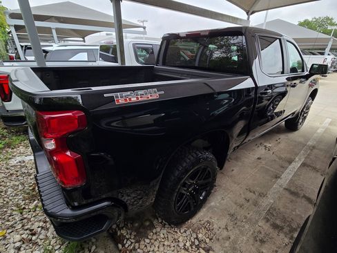 Used 2024 Chevrolet Silverado 1500 LT Trail Boss AWD/4WD image 9