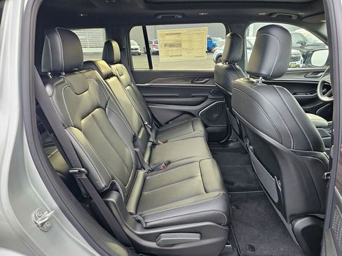 New 2025 Jeep Grand Cherokee L Limited w/ Black Appearance Package AWD/4WD image 14