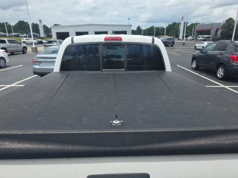 Used 2014 Toyota Tacoma PreRunner w/ SR5 Package RWD image 6
