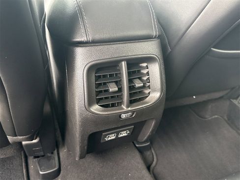 Used 2021 Jeep Cherokee Latitude Plus image 25