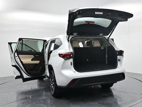 Used 2022 Toyota Highlander XLE image 73