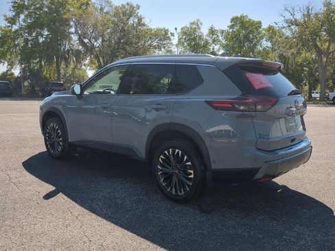 Certified 2025 Nissan Rogue SL w/ Tech Package image 6