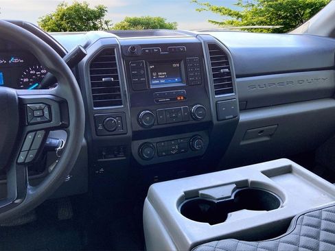 Used 2019 Ford F250 XL w/ Power Equipment Group image 10